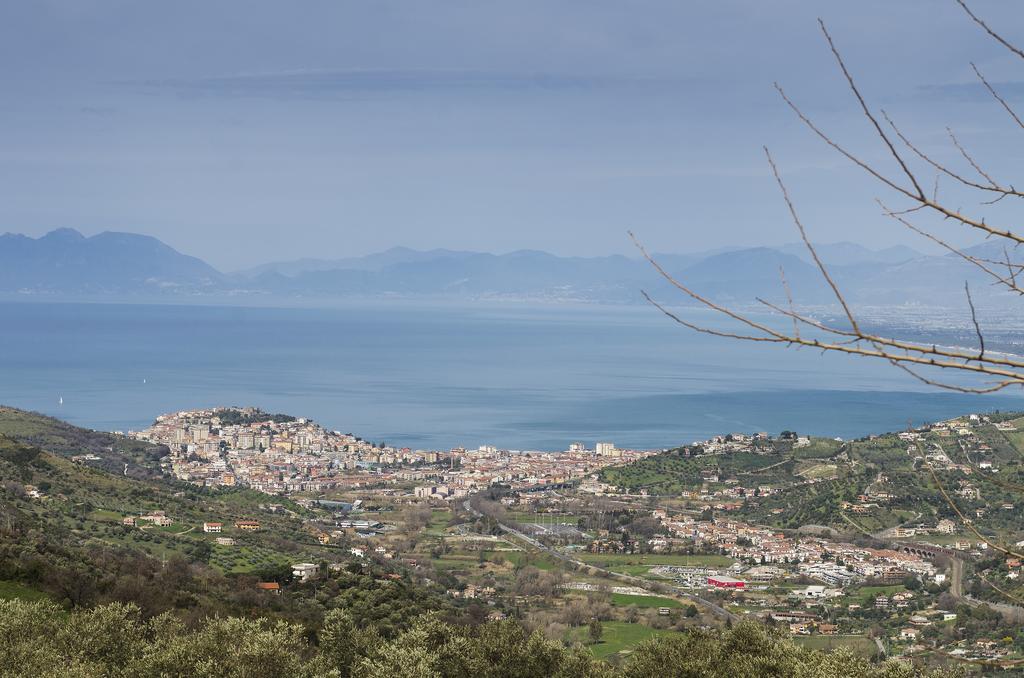 Al Casale Dei Nonni Panzió Laureana Cilento Kültér fotó