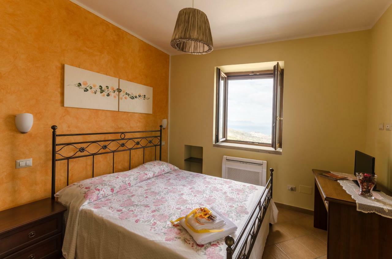 Al Casale Dei Nonni Panzió Laureana Cilento Kültér fotó